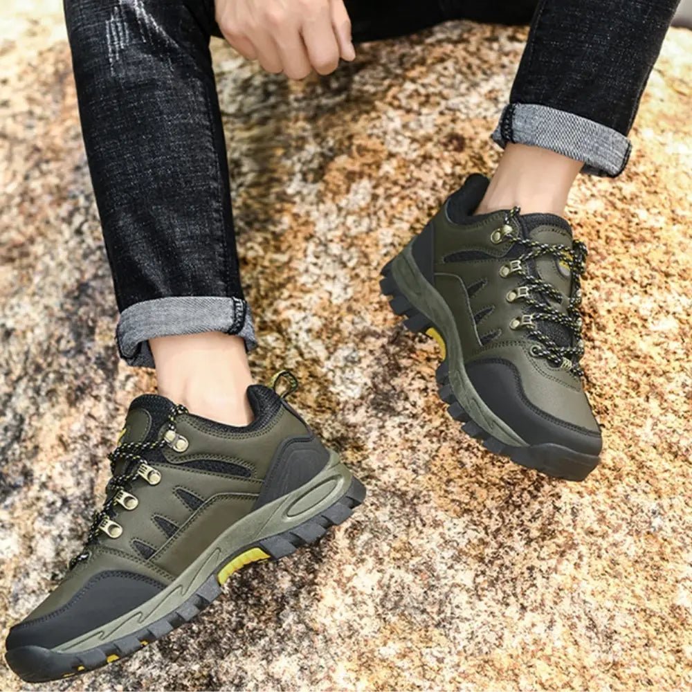 Men's Lightweight Low-Cut Hiking Shoes Water-Resistant | Everhikes - Everhikes